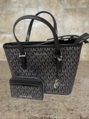 Michael Kors XS Carryall Tote & Matching Wallet Set Black/Silver Metallic